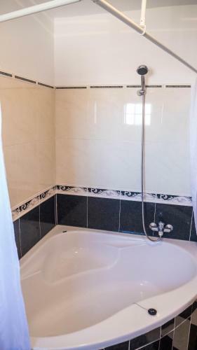 Freitas & Silva Home - Sea View + Garden + Wifi + Bbq