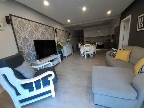 Amazing Villa Messines With Pool