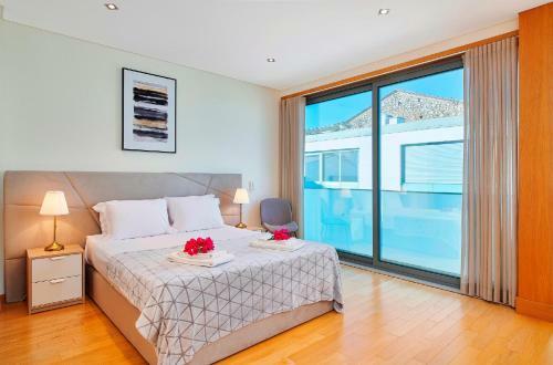 Gorgeous Townhouse In Tavira Centre, Shared Pool