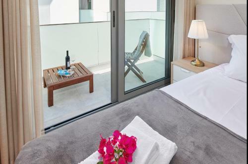 Gorgeous Townhouse In Tavira Centre, Shared Pool