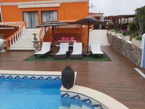 Countryside Villa With Jacuzzi And Pool