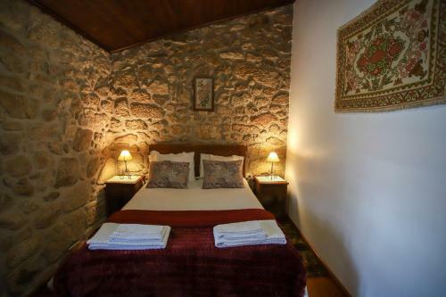 Historic Village Near Serra Da Estrela Cal