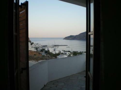 Hostal Froudi Rooms