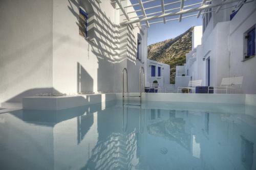 Hostal Delfini