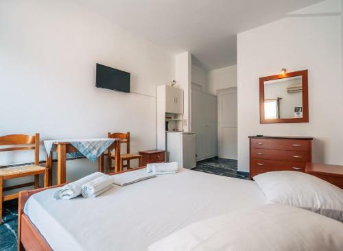 Hostal Meropi Rooms