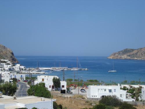 Hostal Efharis