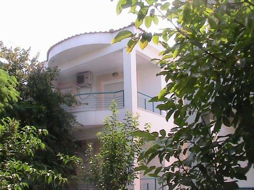 Niki Apartments