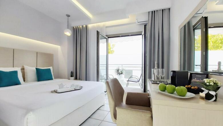 Akrogiali Boutique Hotel