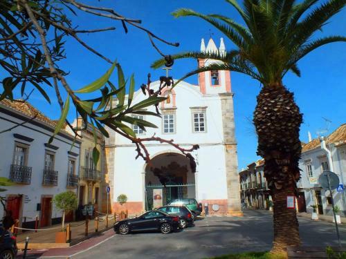 Executive Apartment, Tavira Centre Shared Pool