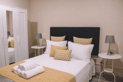Casa R�stica Com Piscina Em Valen�a By Izibookings