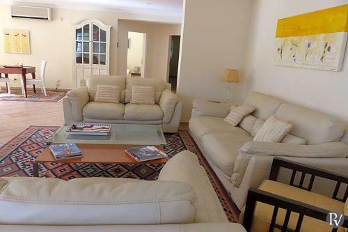 Vale Do Garrao Villa Sleeps 6 With Pool And Air Con