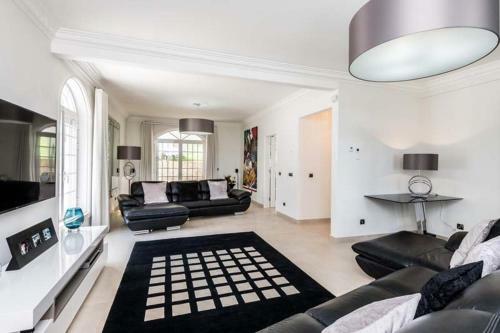 Quinta Do Lago Villa Sleeps 8 With Pool Air Con And Wifi