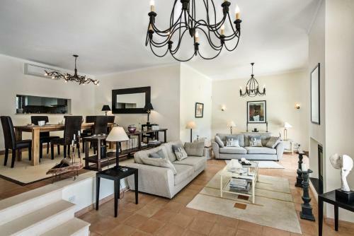 Villa In Vale Do Lobo Sleeps 6