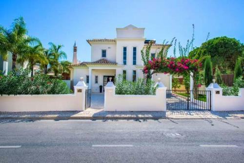 Vale Do Garrao Villa Sleeps 8 Pool Air Con T607877
