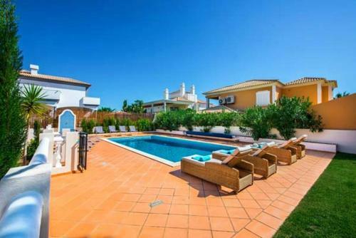 Vale Do Garrao Villa Sleeps 8 Pool Air Con T607877