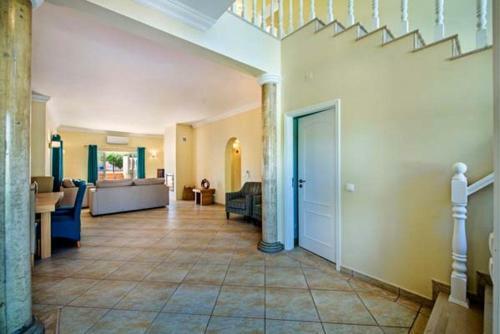 Vale Do Garrao Villa Sleeps 8 Pool Air Con T607877