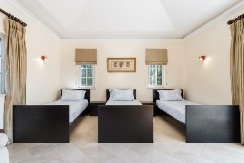 Quinta Do Lago Villa Sleeps 11 Pool Air Con T607975