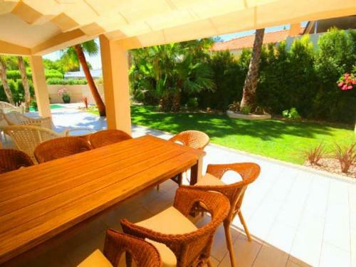 Almancil Villa Sleeps 8 Pool Air Con Wifi T607887
