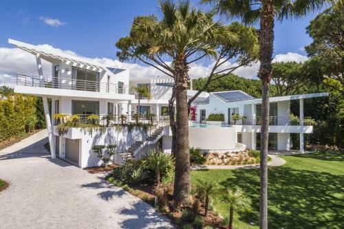 Villa In Quinta Do Lago Sleeps 12