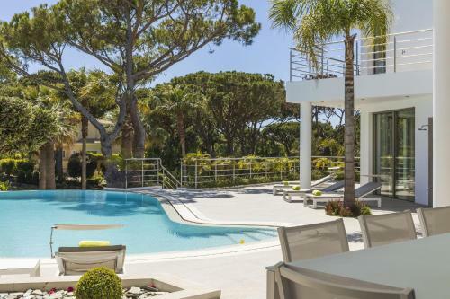 Villa In Quinta Do Lago Sleeps 12
