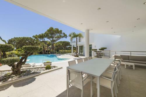 Villa In Quinta Do Lago Sleeps 12