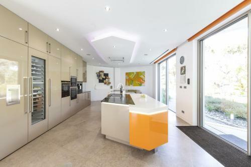 Villa In Quinta Do Lago Sleeps 12