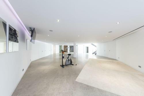 Villa In Quinta Do Lago Sleeps 12