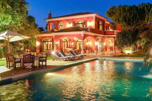 Villa In Quinta Do Lago Sleeps 10