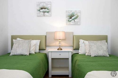 Villa In Gale Sleeps 8 With Pool Air Con And Wifi