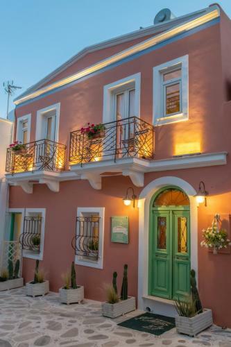 Hostal Madalena's Family
