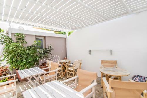 Hostal Flora