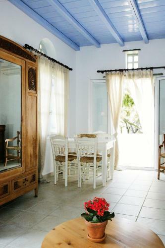 Golden Beach Hotel & Apartments