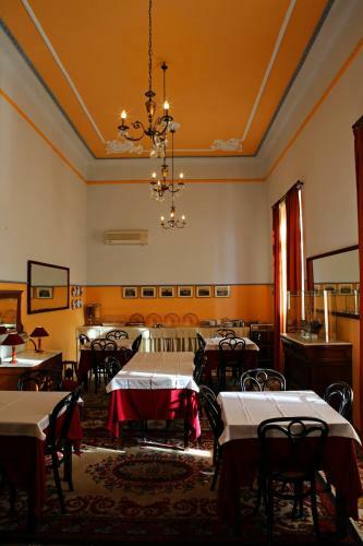 Tinion Hotel