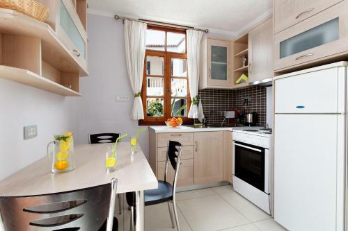 Aparthotel Giorgi's Blue Apartments