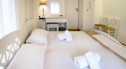 Hostal Ontas Traditional Hotel
