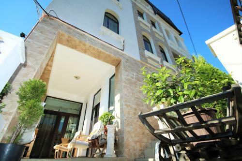 Hostal Pensiunea Eden