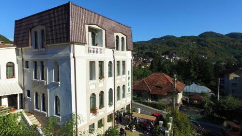 Hostal Pensiunea Eden