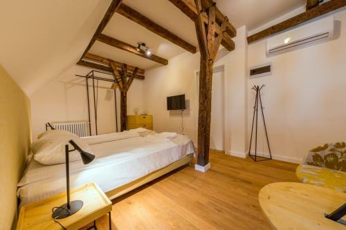 Hostal Rossmarkt Haus