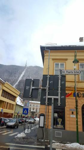 Hostal Zira Residence