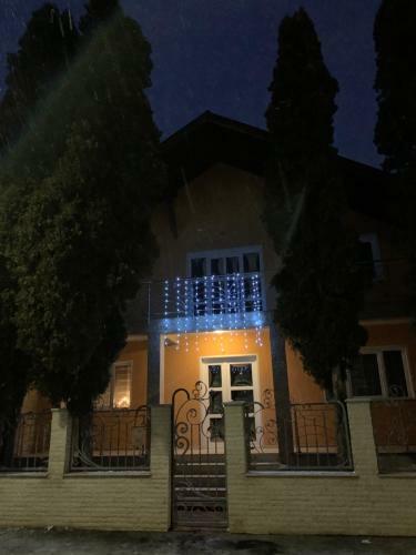 Villa Green House Residence