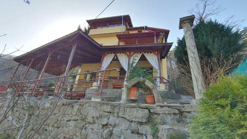 Hostal Pensiunea Sidonia