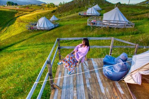 Ursa Mica Glamping Resort
