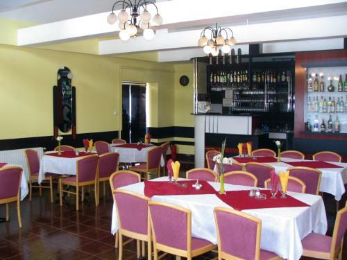 Hostal L�z�r Pension & Restaurant
