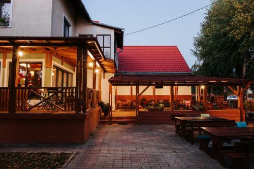 Hostal L�z�r Pension & Restaurant