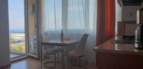 Monaco Apartments Mamaia