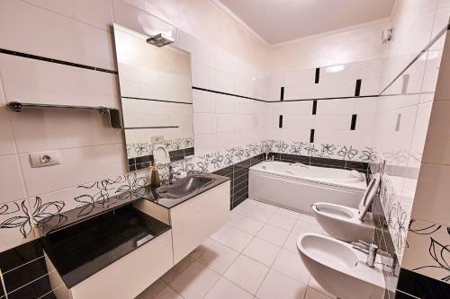 Apartamento Zenia Tudor's Residence