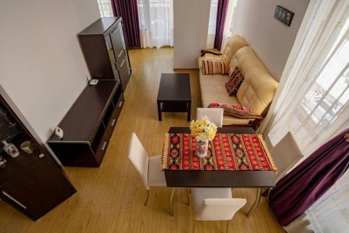 Apartel Anelis