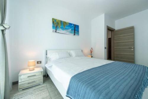 Apartel Dominic