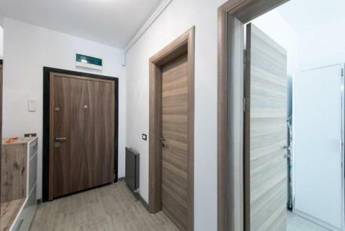 Apartel Dominic