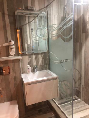Three-bedroom Luxury Apartment Marina